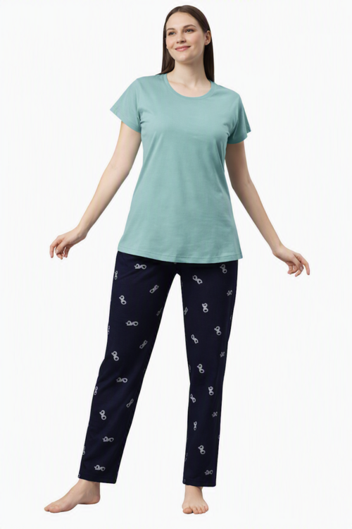 Relaxed Fit Women's Pyjama Set for Sleeping and Leisure Time